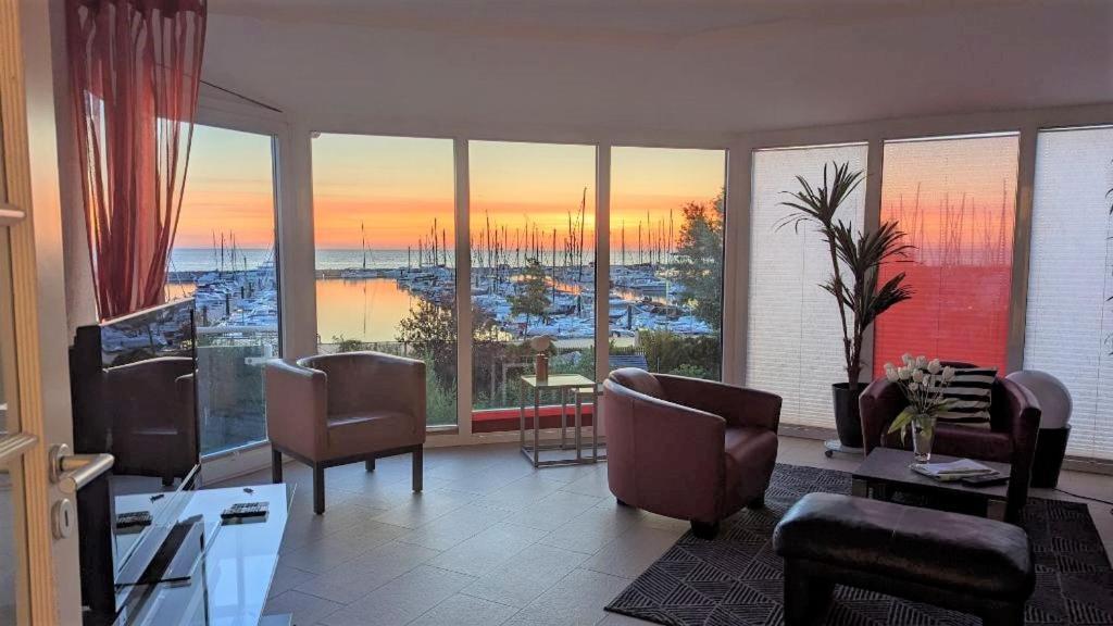 Appartementanlage Residenz Am Yachthafen Кюлунгсборн Екстер'єр фото